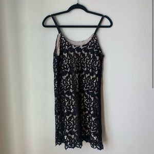 Alice & Olivia black lace dress size M